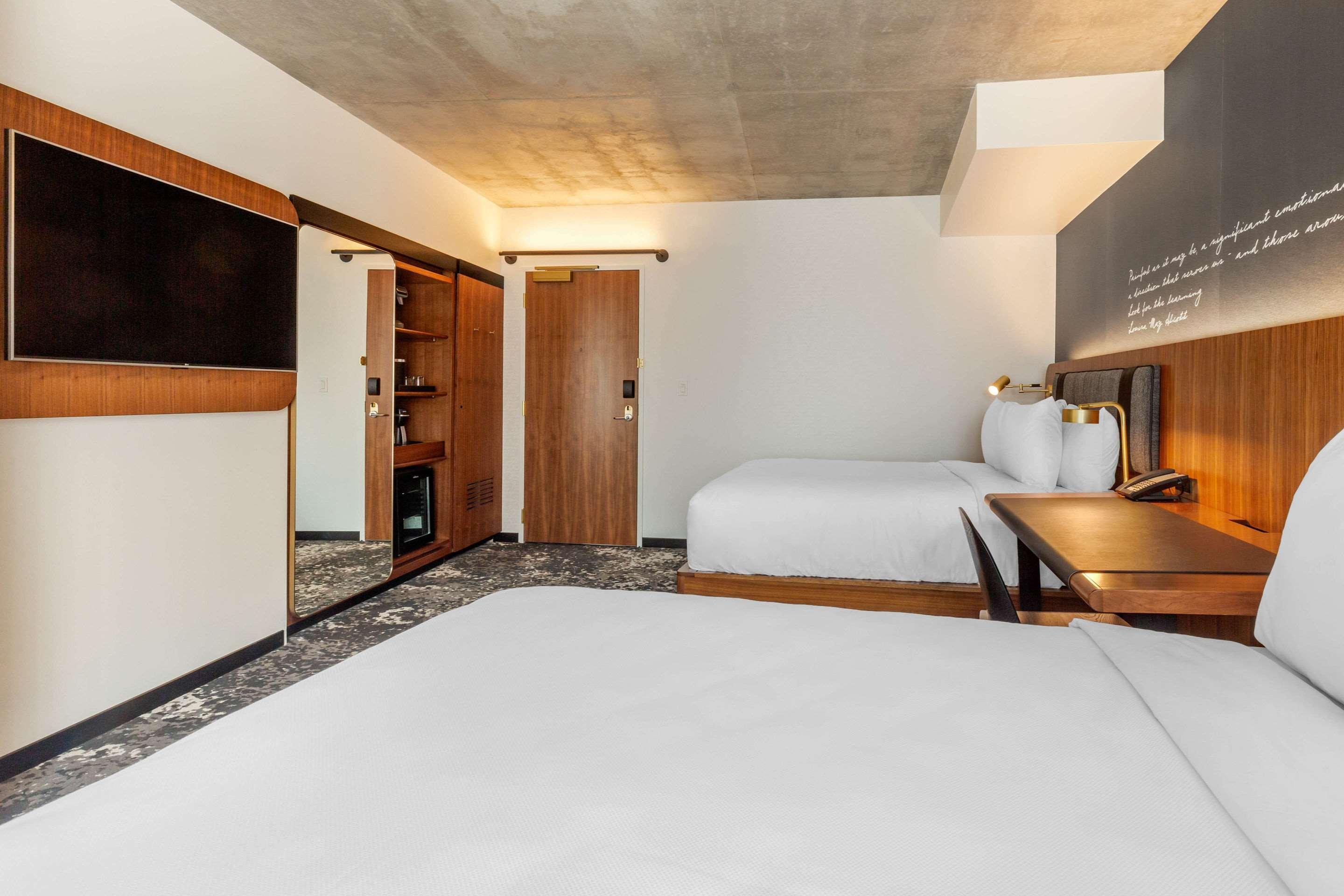 Cambria Hotel Boston Downtown - Seaport Extérieur photo