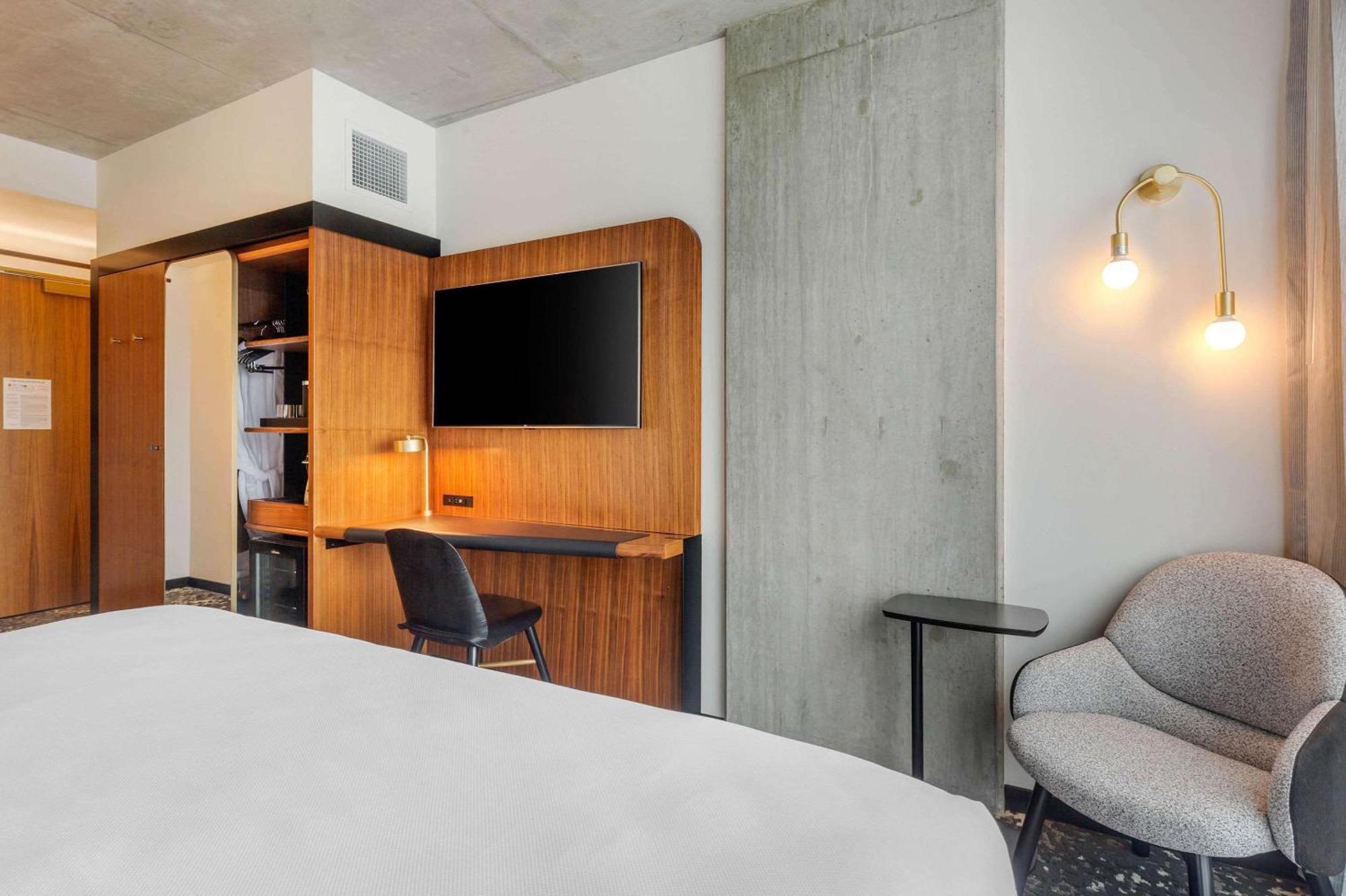 Cambria Hotel Boston Downtown - Seaport Extérieur photo