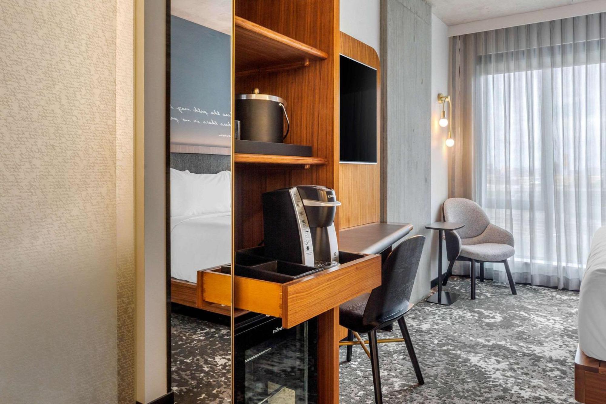 Cambria Hotel Boston Downtown - Seaport Extérieur photo