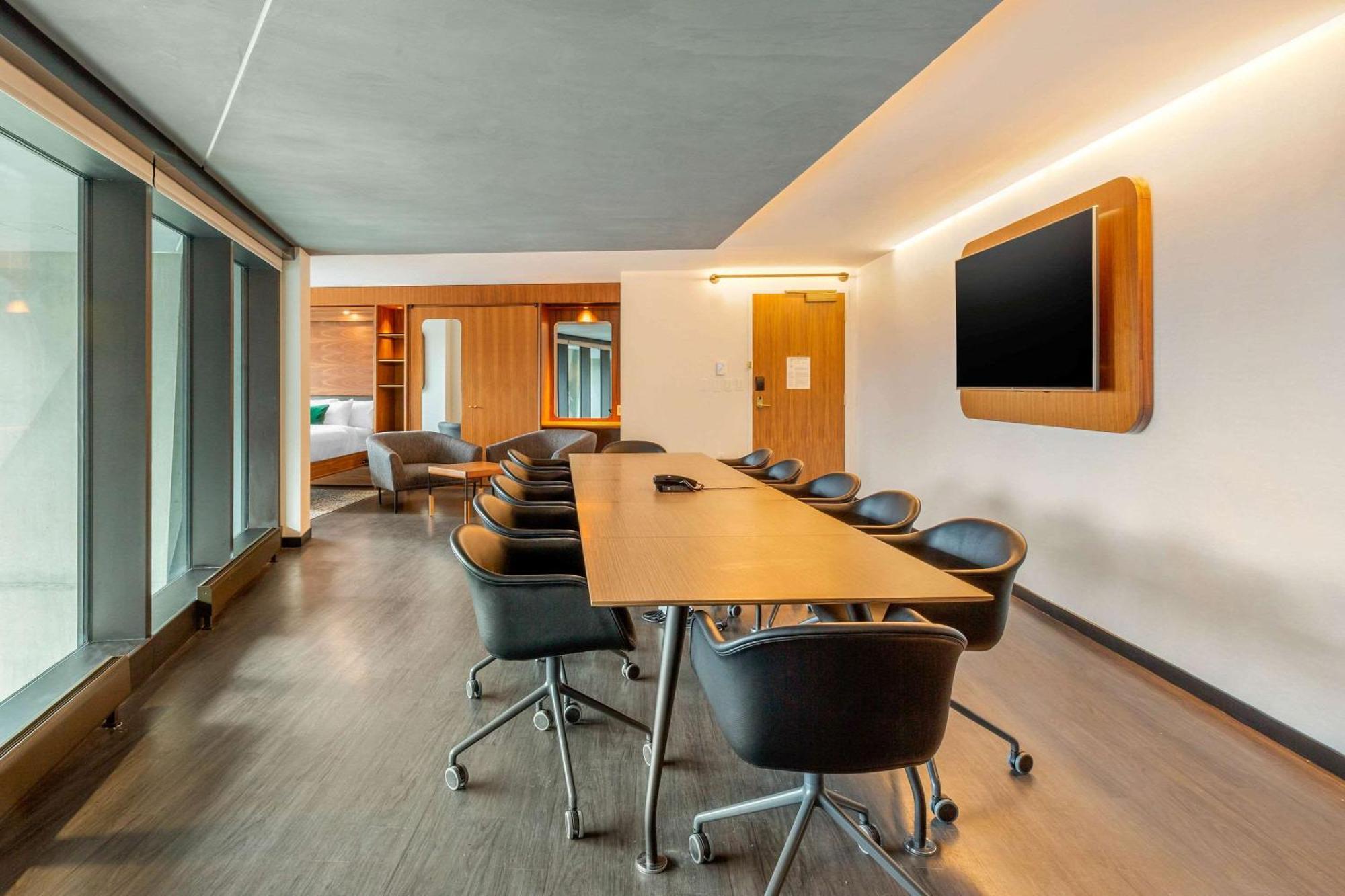 Cambria Hotel Boston Downtown - Seaport Extérieur photo